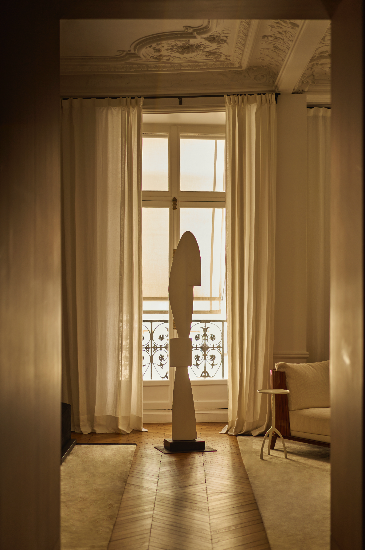 PARIS - 77 FAUBOURG