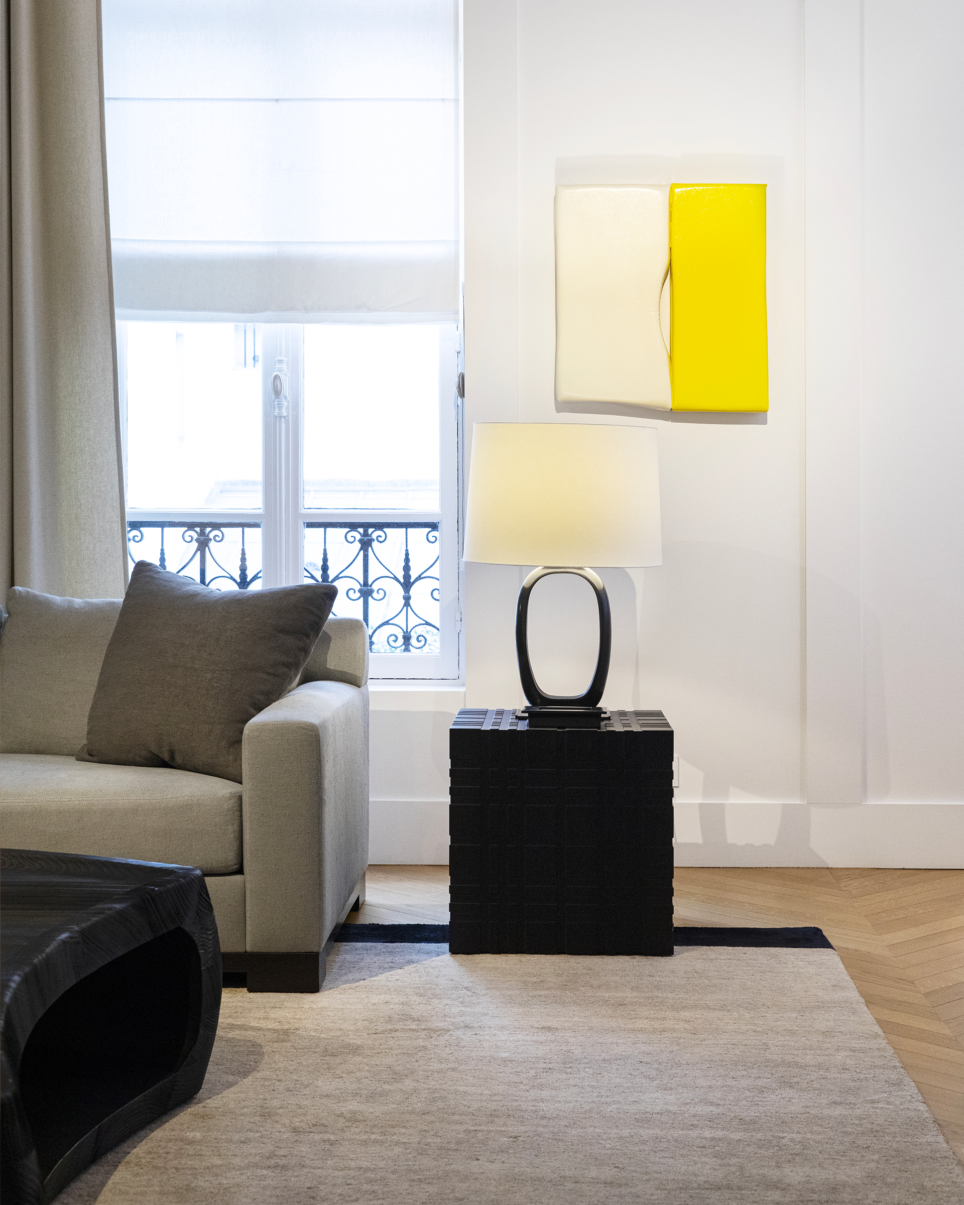 Salin side table