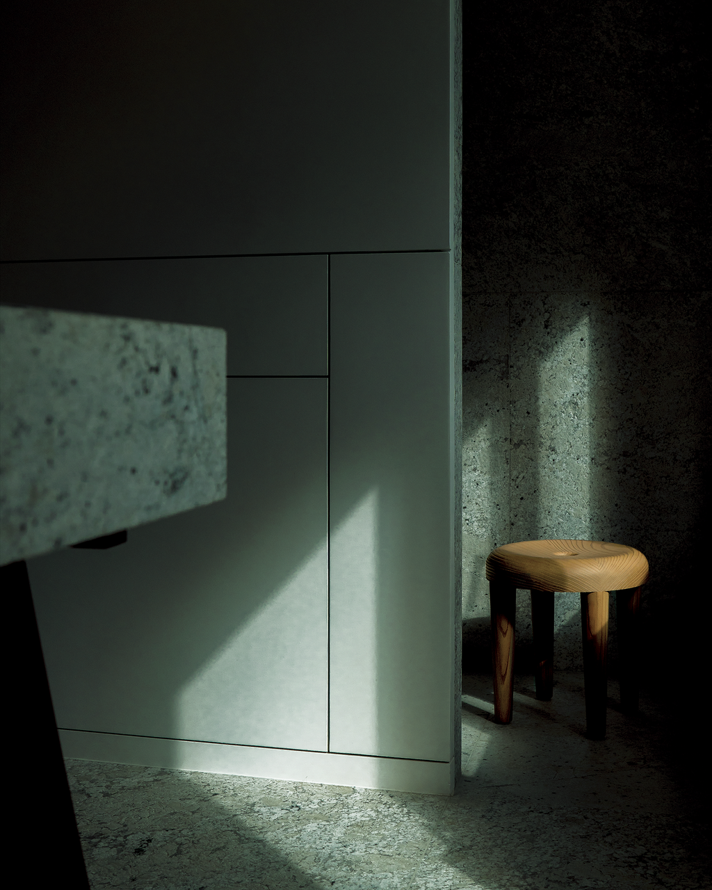 Zoulou stool